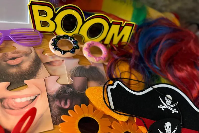 Requisiten für Fotobox: Accessoires und Schilder